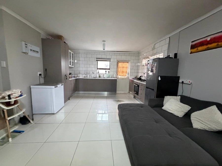 5 Bedroom Property for Sale in Lotus River Western Cape